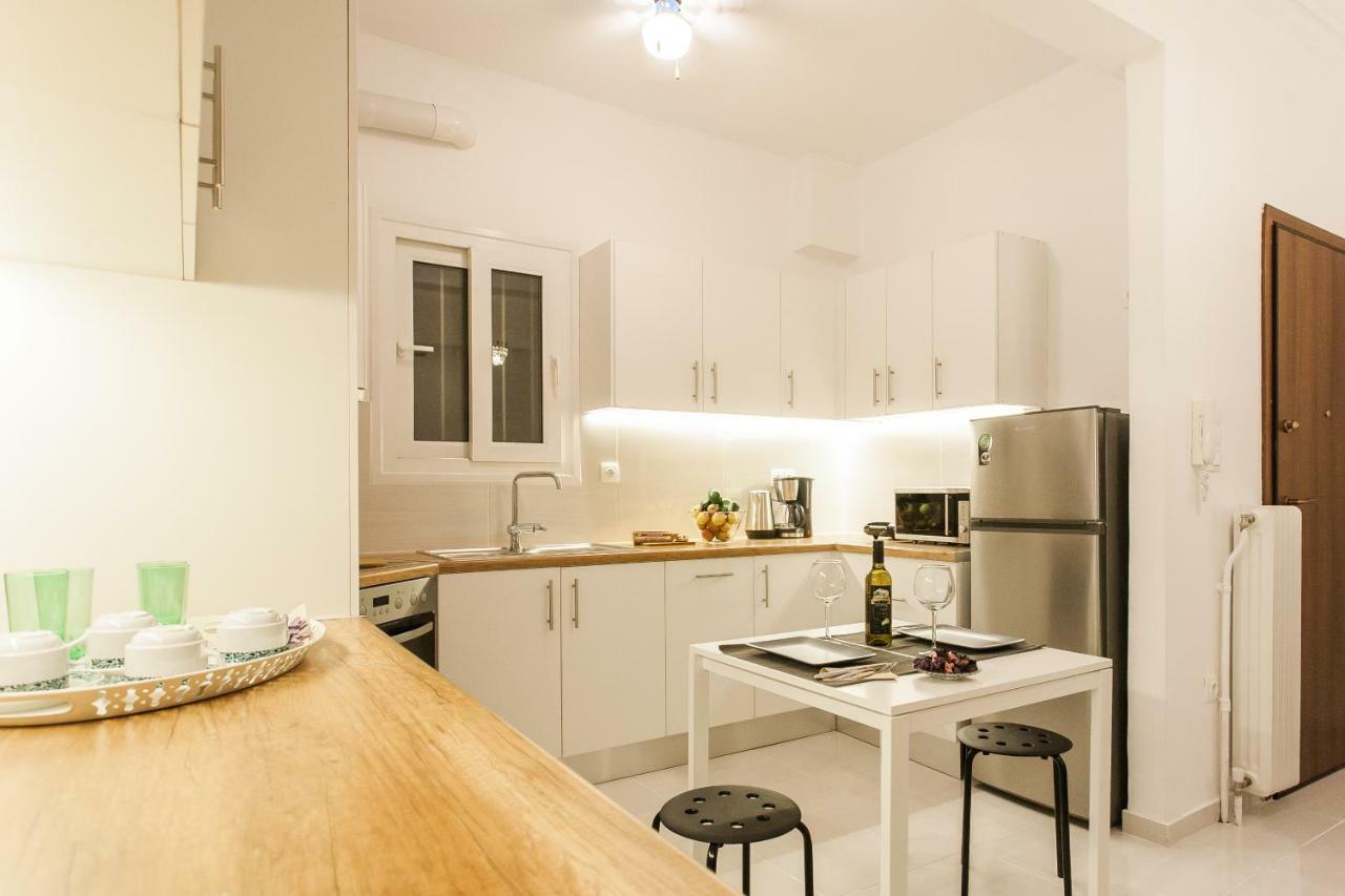 Classy And Stylish Private Apartment At Acropolis Museum Metro Station アテネ エクステリア 写真