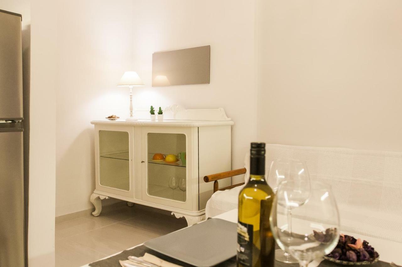 Classy And Stylish Private Apartment At Acropolis Museum Metro Station アテネ エクステリア 写真